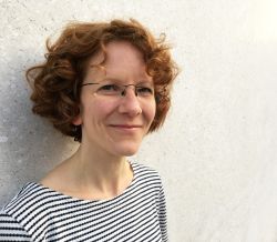 Sei du selbst - auch auf Englisch. Ich bin Dr. Sania Jardine - als ausgebildete Sprachlehrerin zeige ich dir Strategien, mit denen du "jetzt sofort" mehr aus deinem Englisch machst und auch dauerhaft mehr Englisch in dein Leben bringst.