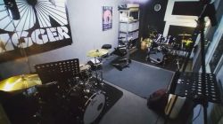 www.drummerwerkstatt.de // Unterrichtsraum Hafenstraße 
