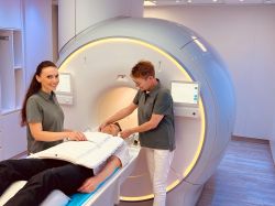 Mitarbeiterinnen am MRT