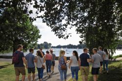 Geh entspannt neue Kontakte an - bei singlewalks