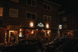 VERSTÄRKUNG GESUCHT