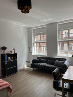 Dein lichdurchflutetes 25 m2 Zimmer