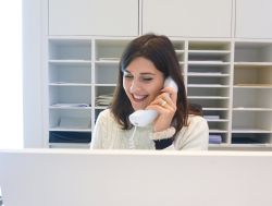 Hotline Mitarbeiterin